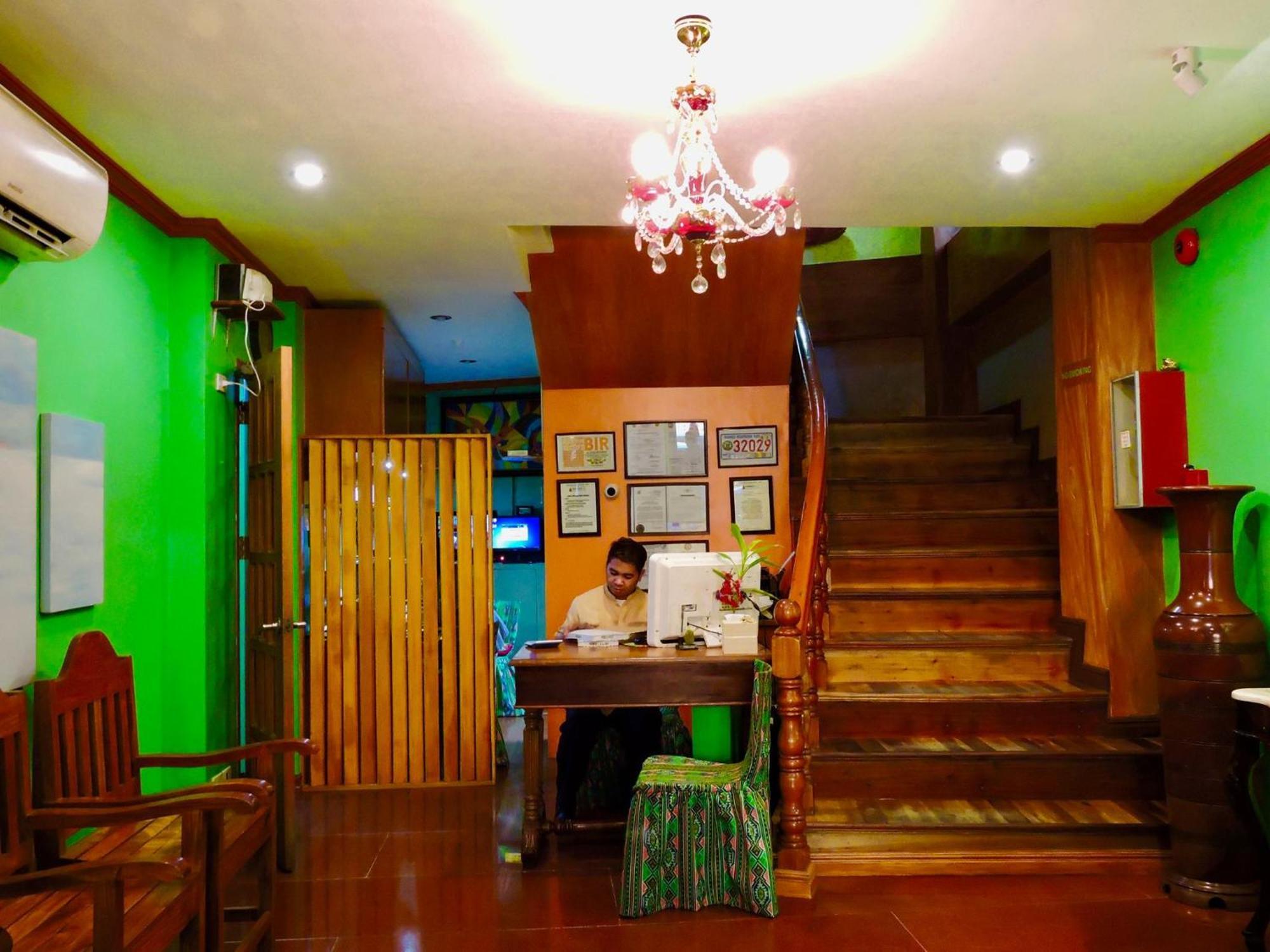 Tinhat Halal حلال Certified Boutique Hotel And Restaurant Davao City Exterior foto