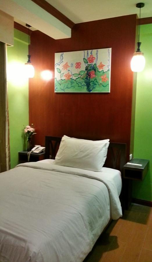 Tinhat Halal حلال Certified Boutique Hotel And Restaurant Davao City Exterior foto