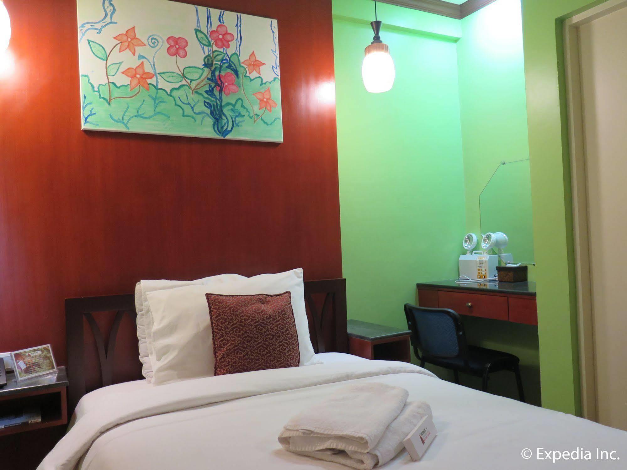 Tinhat Halal حلال Certified Boutique Hotel And Restaurant Davao City Exterior foto